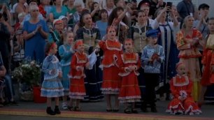 Субботний вечер участники фестиваля-марафона «Песни России» провели в посёлке городского типа Первом