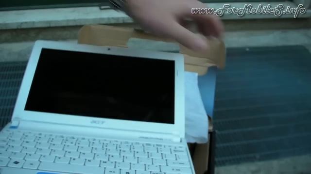 Unboxing di Acer Aspire One Happy 2 Blue - esclusiva mondiale !