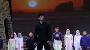 Иса Эсамбаев и группа Ан-Нур Нашид "Мухаммад Набина"перевод.