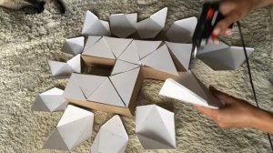 Объемные БОЛЬШИЕ цифры из картона | геометрия: декор из пирамидок ?