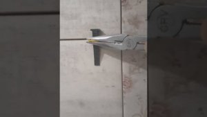 как почистить кафель или как убрать крепёж системы выравнивария//how to clean the tiles