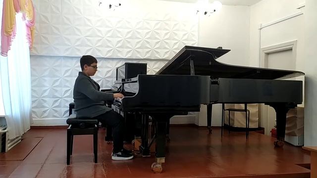 Минасян Левон 11 лет. Ф.Кулау Сонатина ля мажор, 1часть. П. Чайковский Сладкая грёза. смотреть онлайн