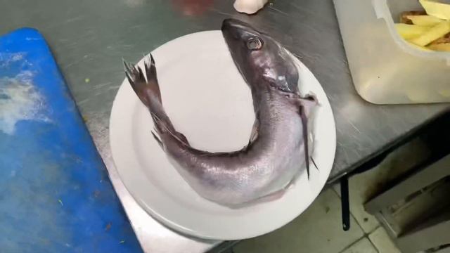 КАК ВЫЖИТЬ БЕЗ ЕДЫ В ПЕРУ. смотреть онлайн