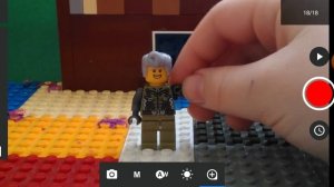 Как сделать что бы Лего Фигурка махнула рукой как настоящий человек.