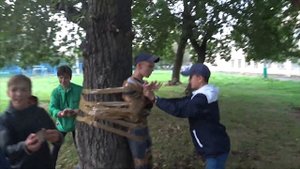 ПРИМОТАЛИ ДРУГА К ДЕРЕВУ!!! ПРАНК НАД ДРУГОМ!!!