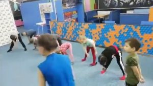 Разминка перед прыжками на батутах