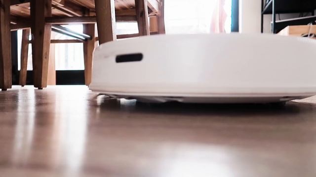 Viata cu un aspirator ROBOT cu mop смотреть онлайн