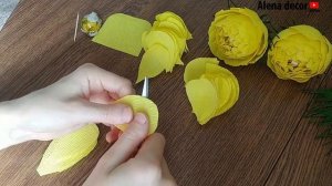 Пионы из гофрированной бумаги с конфетой внутри, цветы из бумаги, пион, букет из конфет, DIY flower