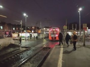 "Ласточка" ЭС2Г-023 отправляется со станции Удельная (18.01.2023)