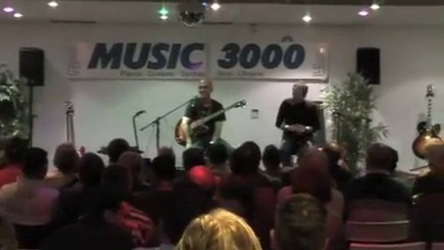 Master Class Larry Carlton chez Music 3000 Part 3 with Louis Bariohay смотреть онлайн