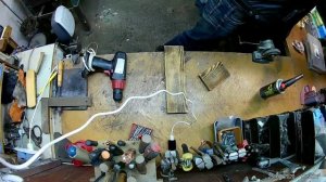 Настенный светильник из дерева