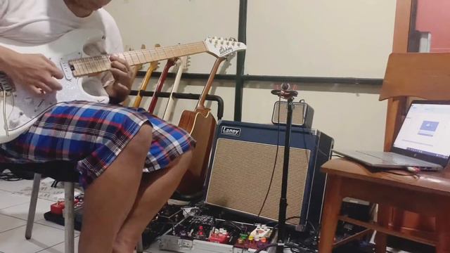 Soloking Custom Shop S1 and James Tyler Guitar Studio Elite HD смотреть онлайн