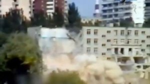 Дома ушли под землю  Украина