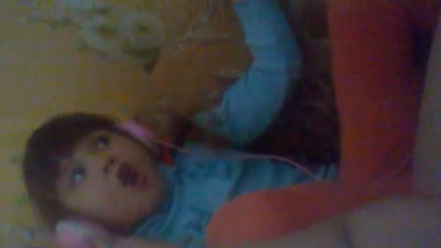 На большом воздушном шаре, девочка в наушниках))))) смотреть онлайн