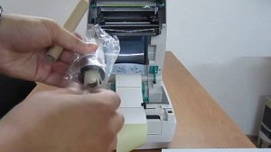 Заправка термотрансферного принтера Zebra GC420t.mp4