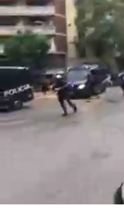 Полиция стреляет резиновыми пулями