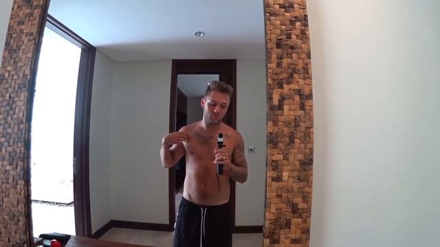 Остались жить на Бали/Лучшие бургеры/Серфинг в Kuta смотреть онлайн