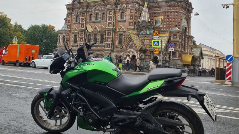 Bajaj Dominar 400 по Санкт-Петербургу