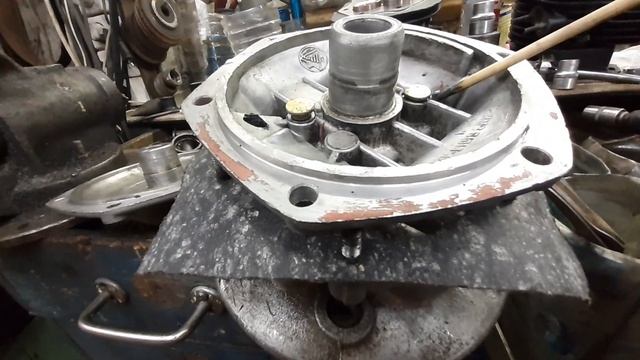 Опять днепр лучше. Отличие крышек редуктора. смотреть онлайн