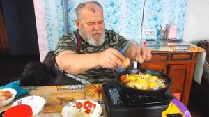 Завтрак по-царски сосиски на сковороде