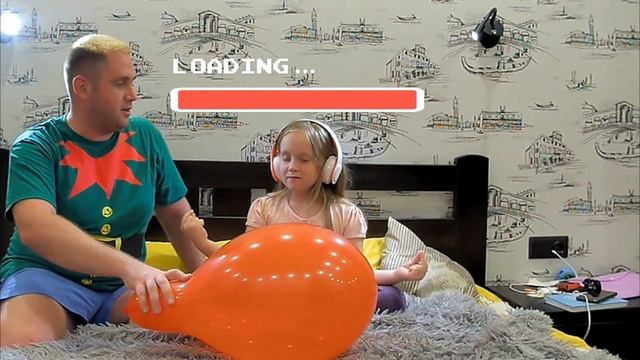 Лопаем Взрываем Шарики На Кровати. Лопни Шарик Челлендж! смотреть онлайн