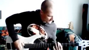 Виртуозная игра на бас гитаре