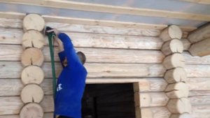 Шлифовка оцилиндрованного бревна