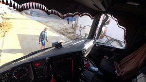 Не могу встать под рампу. Повесил Ламбрекены.