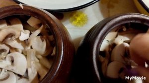 Свинина с овощами в горшочках ! Самый простой рецепт !