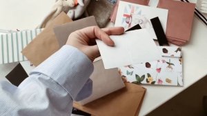 Творческий уголок в коммуналке. Рабочее место на подоконнике. Игрушки ручной работы.