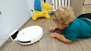 Дети и пылесосы.Как помыть робот-пылесос Xiaomi Vacuum.How to wash the Xiaomi Vacuum Cleaner