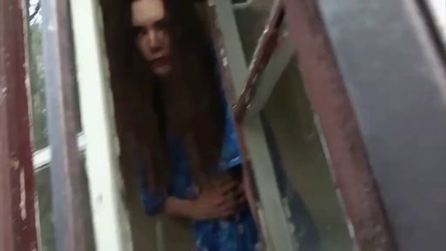 она думает, что зайка живой. они реально крутые видео снимают, подписывайся на них. и на меня. смотреть онлайн