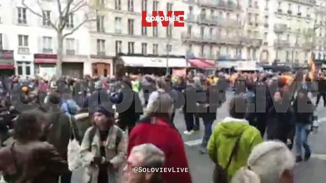 В Париже продолжаются протесты рабочих из-за пенсионной реформы
