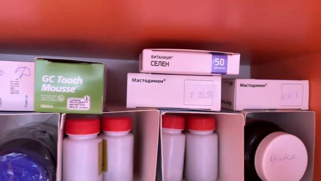 Удобное хранение на высокой и глубокой полке. Организация пространства