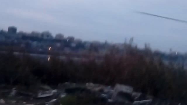 Выбрасываем люминесцентные лампы. Замедленная съемка. смотреть онлайн