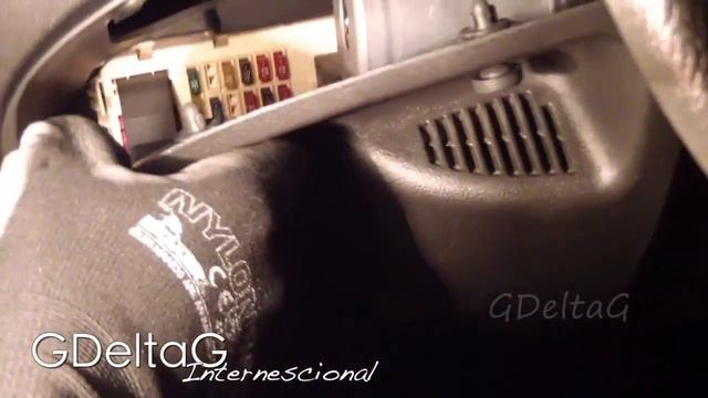 Fiat Punto mk2 How To Replace Fuses смотреть онлайн