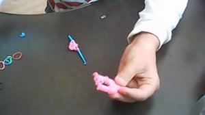 Как из резинок плести ленивца