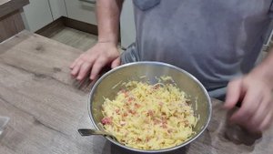 Уличная еда в Швейцарии. Картофель Рёшти. Когда не знаю, что приготовить, то готовлю Рёшти.