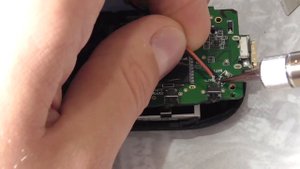 Видеорегистратор AdvoCam FD8RG. Замена батареи(Disassembly of car DVR and battery replacement).