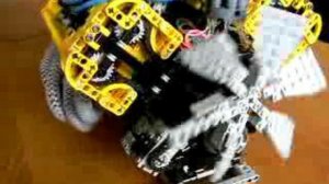 Двигатель из Lego -V8