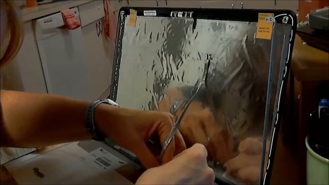 Laptop screen replacement / How to replace laptop screen Toshiba SATELLITE P755-S5120 смотреть онлайн