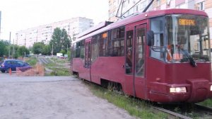 Казанский трамвай №1329 едет на улице Энергетиков