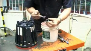 Замена сальников вала у мембранного насоса Hydra Cell