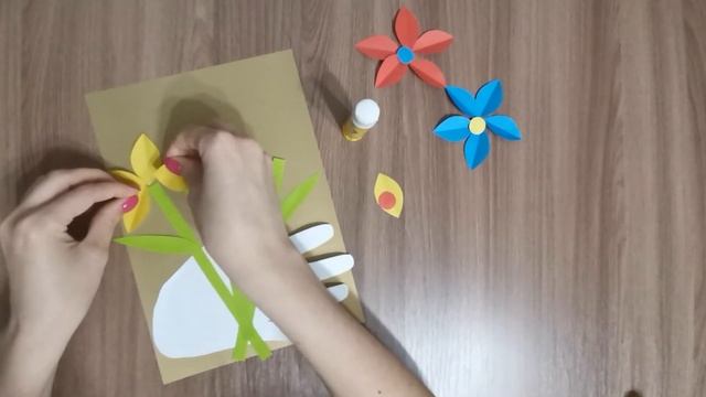 Аппликация "Букет цветов" в средней группе 13.05.2020 смотреть онлайн