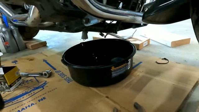 05 Suzuki Boulevard C90 Oil Change with walk around