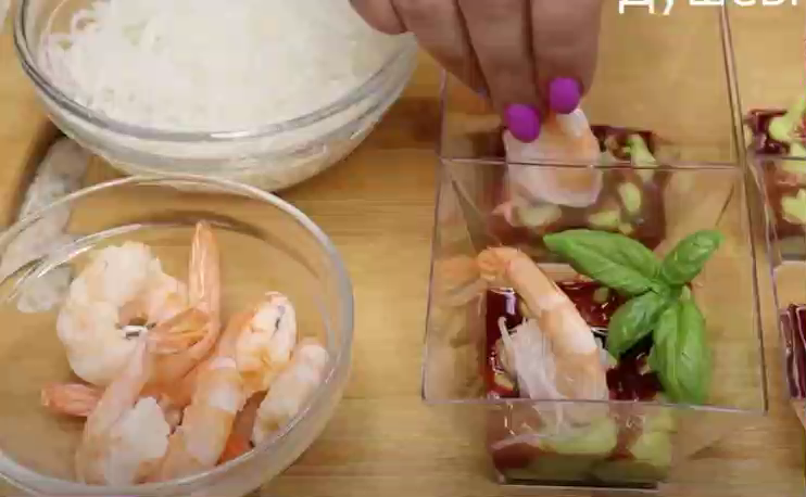 Великолепная закуска! Креветки, Фунчоза и Авокадо! смотреть онлайн