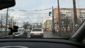 УЧУ МАШУ ВОДИТЬ АВТОМОБИЛЬ😉