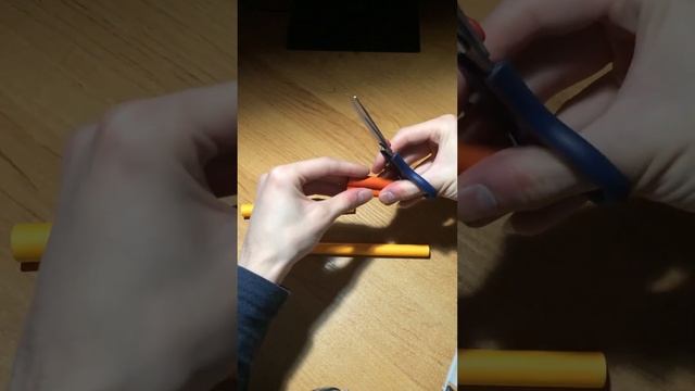Как сделать бумажный пистолет, с бумажными пулями Бумажный пистолет легко и быстро #shorts #short