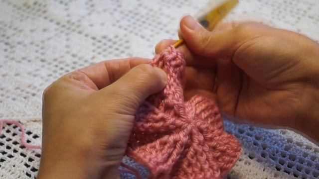 Берет рельефными столбиками,crochet takes ( шапки № 89)