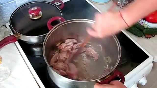 Кукуруза с куриными крылышками и томатами смотреть онлайн